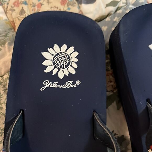 Yellow box sandals - Picture 3 of 5